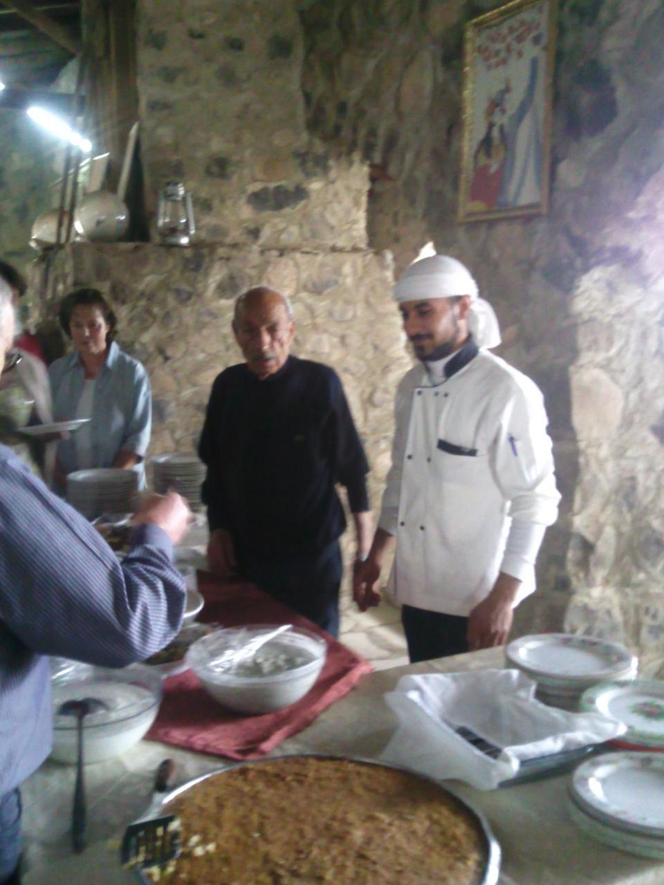 Trajan Guest House Al-Mughayer エクステリア 写真